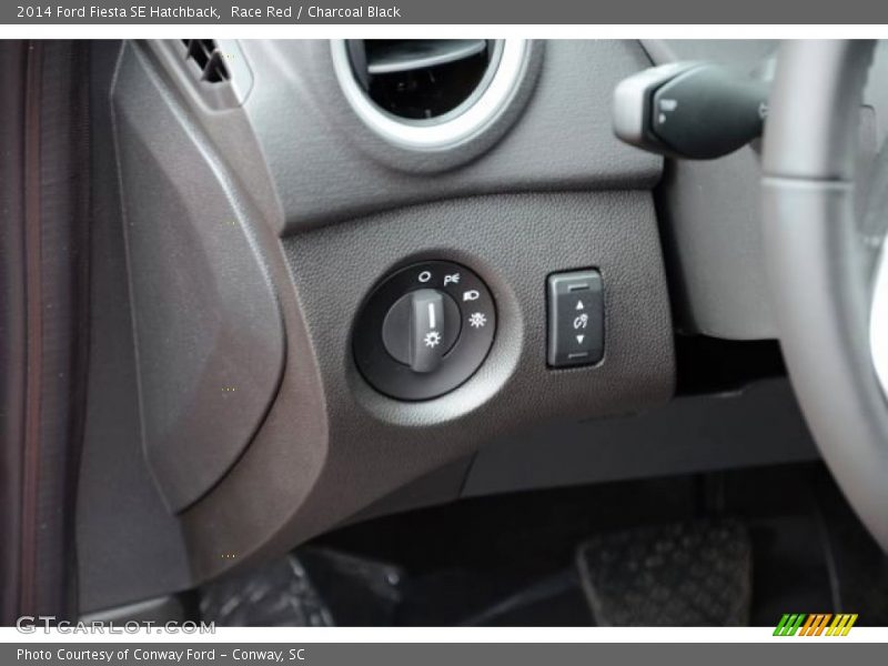 Race Red / Charcoal Black 2014 Ford Fiesta SE Hatchback