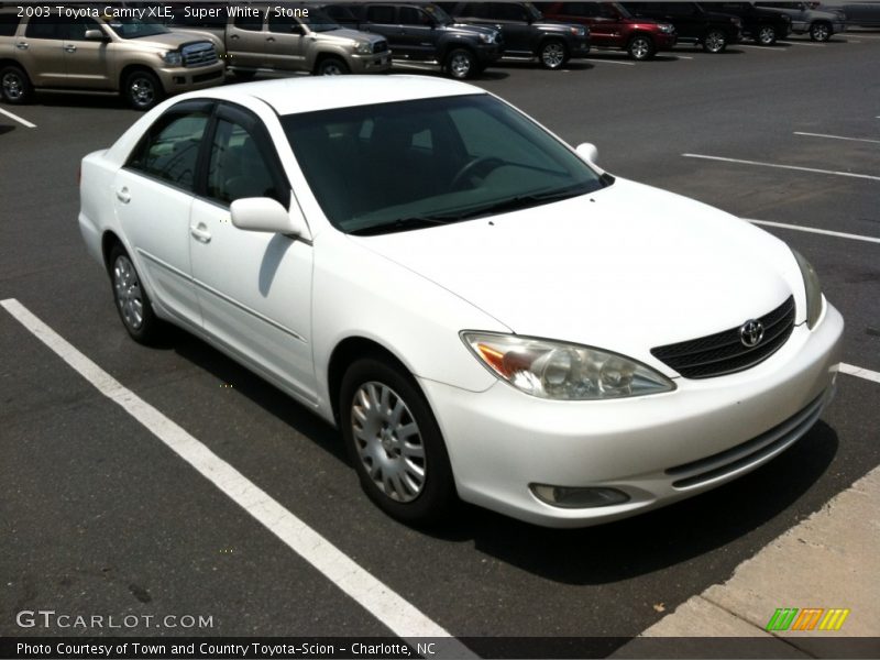 Super White / Stone 2003 Toyota Camry XLE