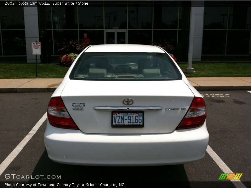 Super White / Stone 2003 Toyota Camry XLE