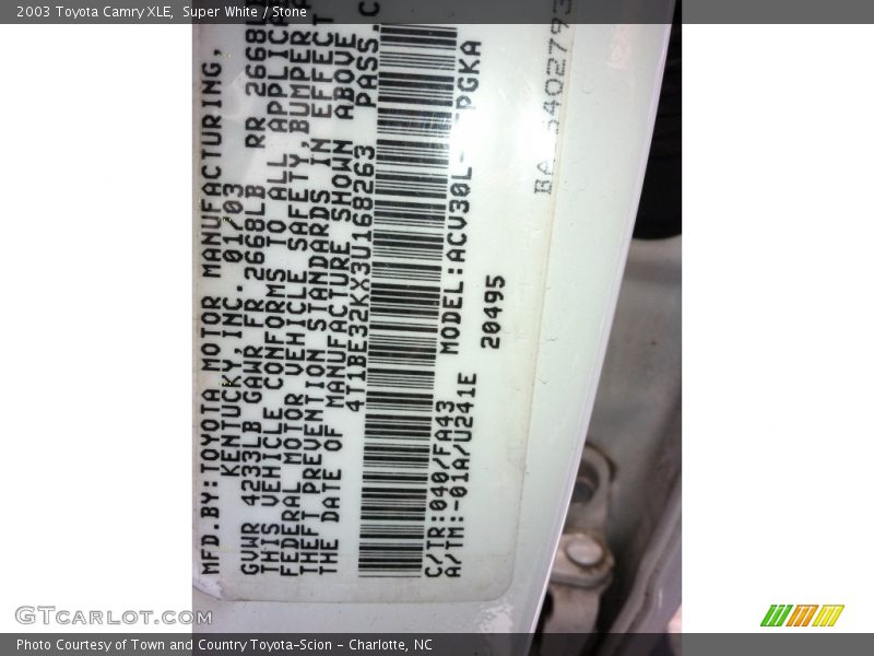 Super White / Stone 2003 Toyota Camry XLE