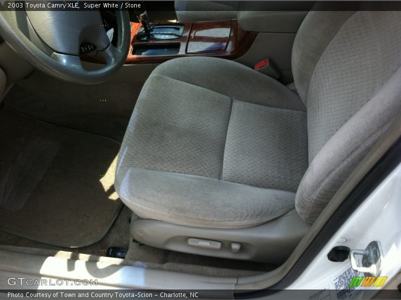 Super White / Stone 2003 Toyota Camry XLE