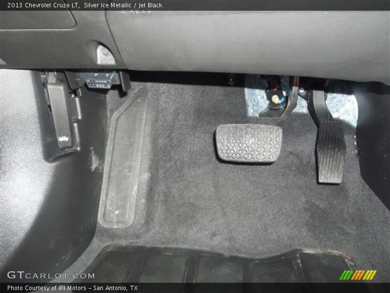 Silver Ice Metallic / Jet Black 2013 Chevrolet Cruze LT