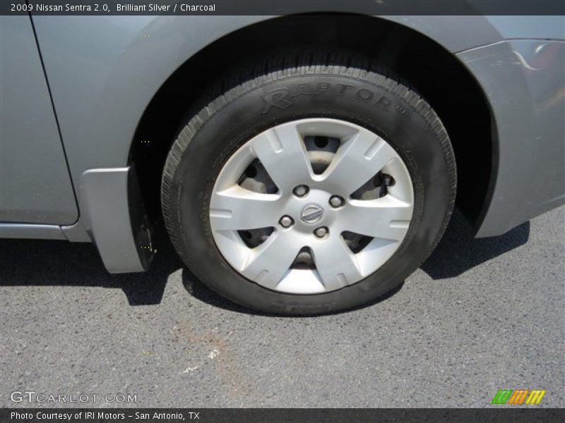 Brilliant Silver / Charcoal 2009 Nissan Sentra 2.0