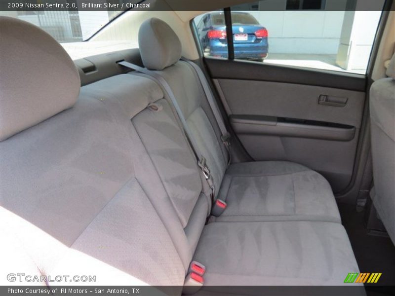 Brilliant Silver / Charcoal 2009 Nissan Sentra 2.0