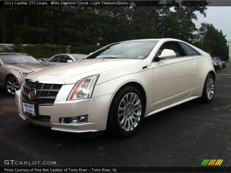 White Diamond Tricoat / Light Titanium/Ebony 2011 Cadillac CTS Coupe