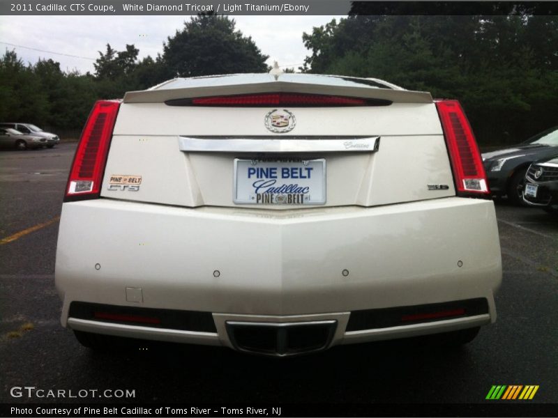 White Diamond Tricoat / Light Titanium/Ebony 2011 Cadillac CTS Coupe