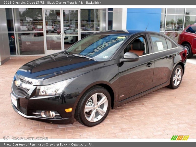 Front 3/4 View of 2013 Cruze LT/RS