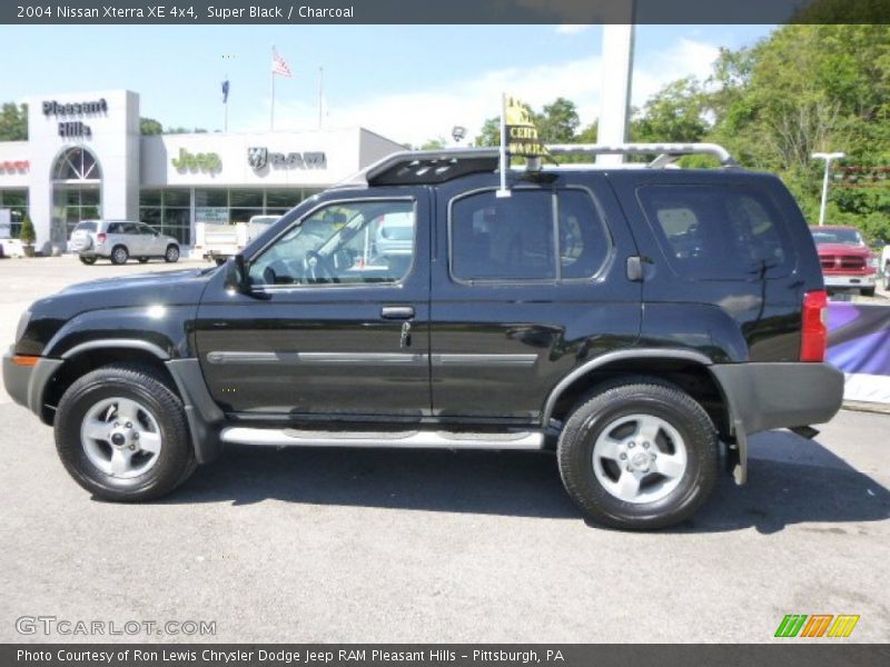 Super Black / Charcoal 2004 Nissan Xterra XE 4x4