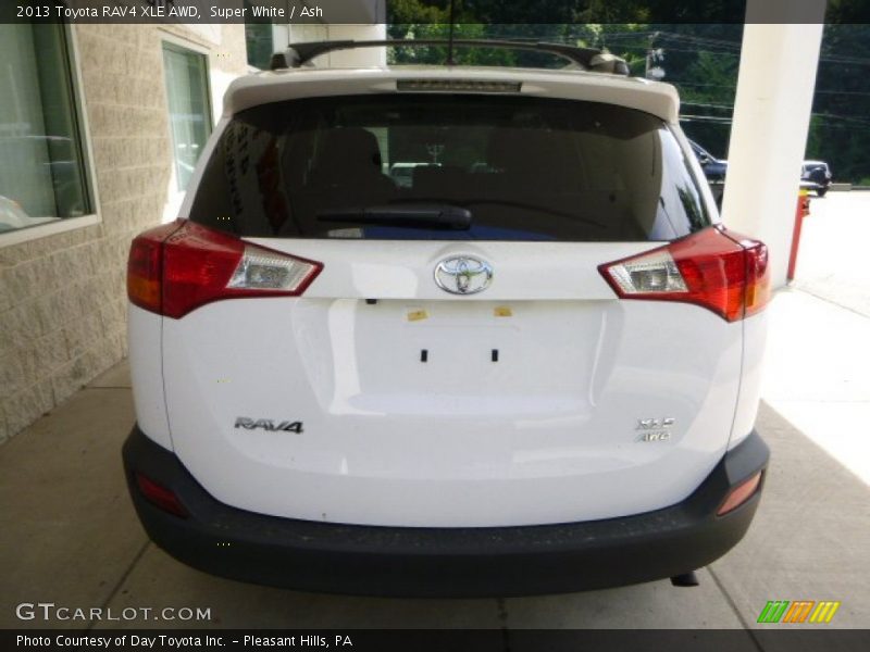 Super White / Ash 2013 Toyota RAV4 XLE AWD