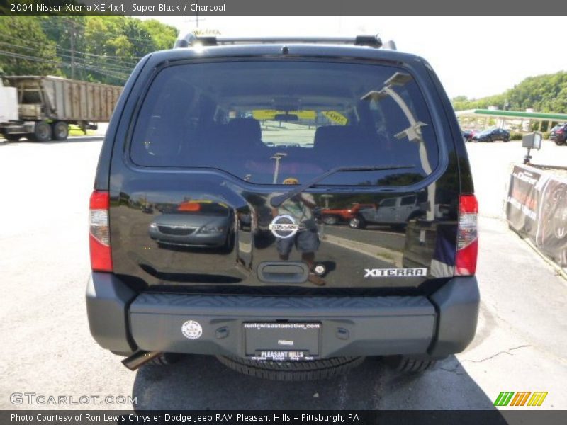 Super Black / Charcoal 2004 Nissan Xterra XE 4x4