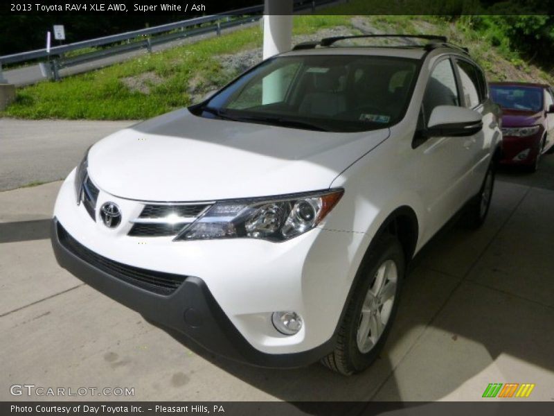 Super White / Ash 2013 Toyota RAV4 XLE AWD