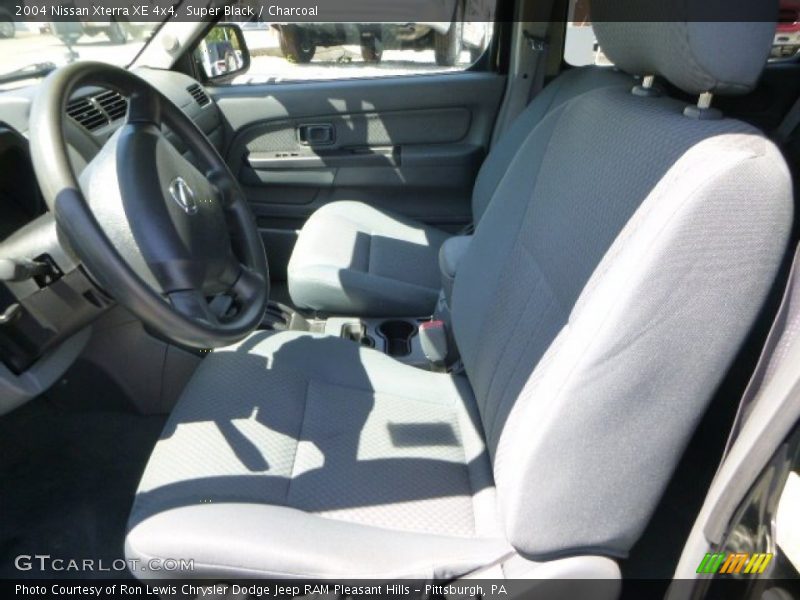 Super Black / Charcoal 2004 Nissan Xterra XE 4x4