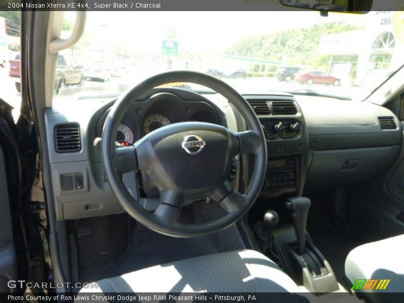 Super Black / Charcoal 2004 Nissan Xterra XE 4x4