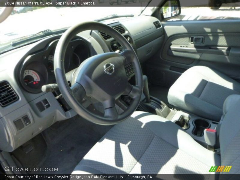 Super Black / Charcoal 2004 Nissan Xterra XE 4x4