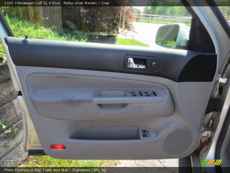 Reflex Silver Metallic / Gray 2005 Volkswagen Golf GL 4 Door