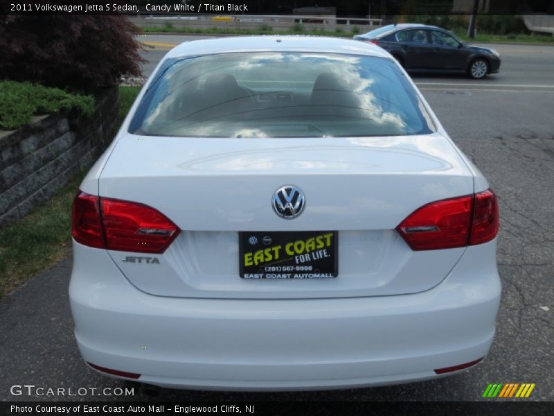Candy White / Titan Black 2011 Volkswagen Jetta S Sedan