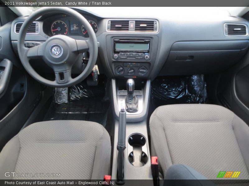 Candy White / Titan Black 2011 Volkswagen Jetta S Sedan