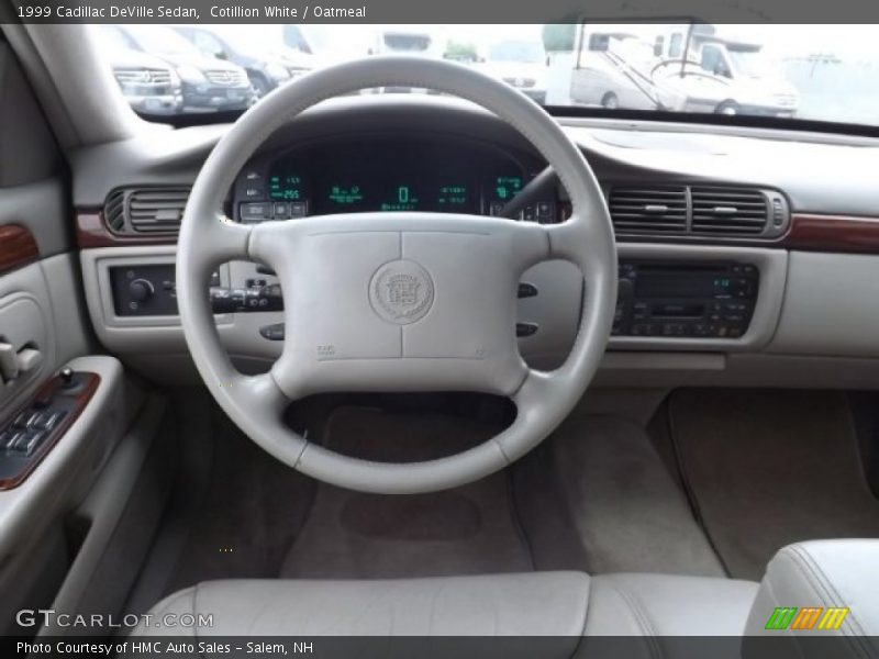 Cotillion White / Oatmeal 1999 Cadillac DeVille Sedan