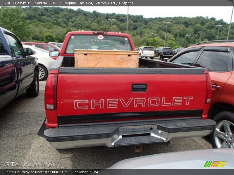 Victory Red / Graphite 2000 Chevrolet Silverado 2500 LS Regular Cab 4x4