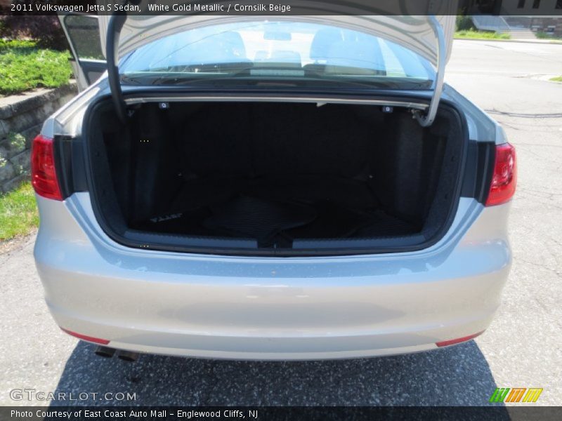 White Gold Metallic / Cornsilk Beige 2011 Volkswagen Jetta S Sedan