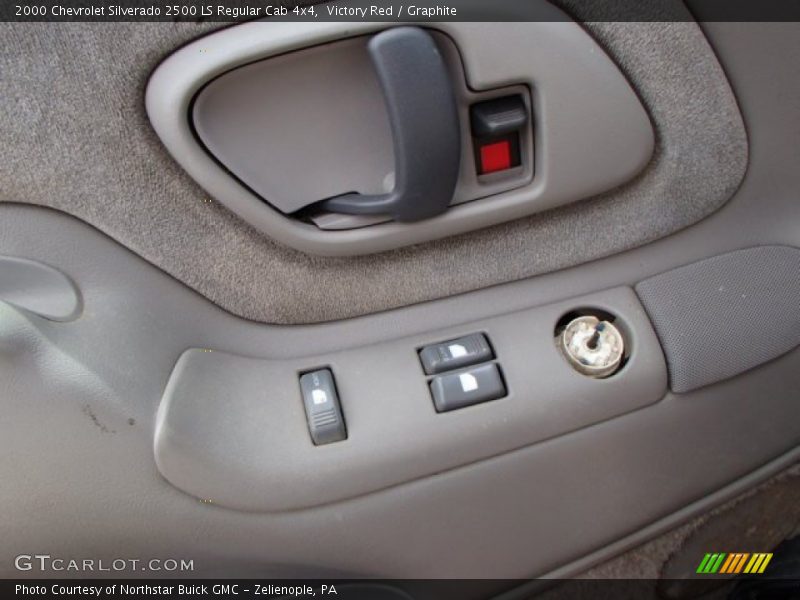 Victory Red / Graphite 2000 Chevrolet Silverado 2500 LS Regular Cab 4x4