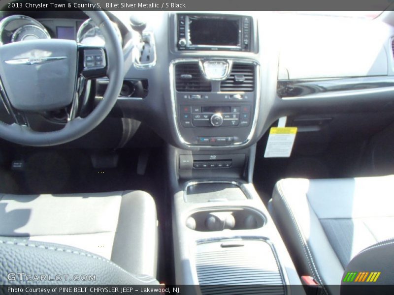Billet Silver Metallic / S Black 2013 Chrysler Town & Country S
