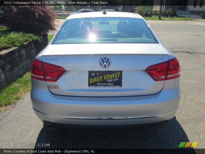 Reflex Silver Metallic / Titan Black 2013 Volkswagen Passat 2.5L SEL