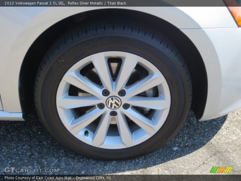 Reflex Silver Metallic / Titan Black 2013 Volkswagen Passat 2.5L SEL