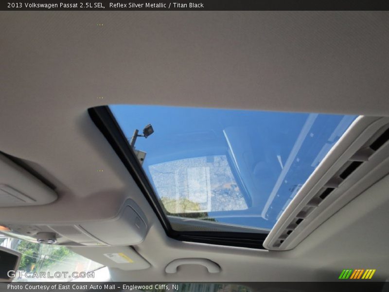 Reflex Silver Metallic / Titan Black 2013 Volkswagen Passat 2.5L SEL