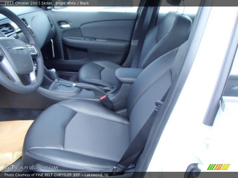 Bright White / Black 2013 Chrysler 200 S Sedan
