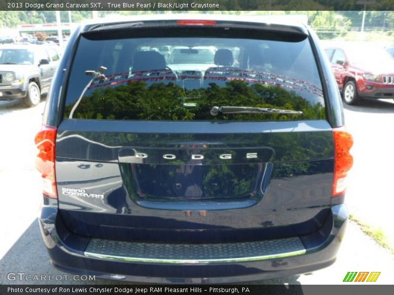 True Blue Pearl / Black/Light Graystone 2013 Dodge Grand Caravan SXT