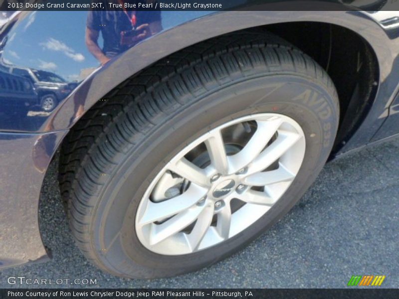 True Blue Pearl / Black/Light Graystone 2013 Dodge Grand Caravan SXT