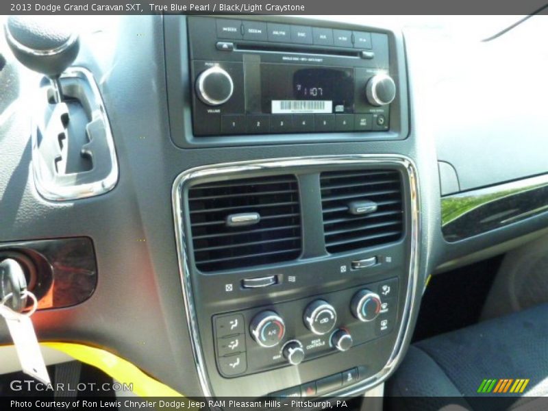 True Blue Pearl / Black/Light Graystone 2013 Dodge Grand Caravan SXT