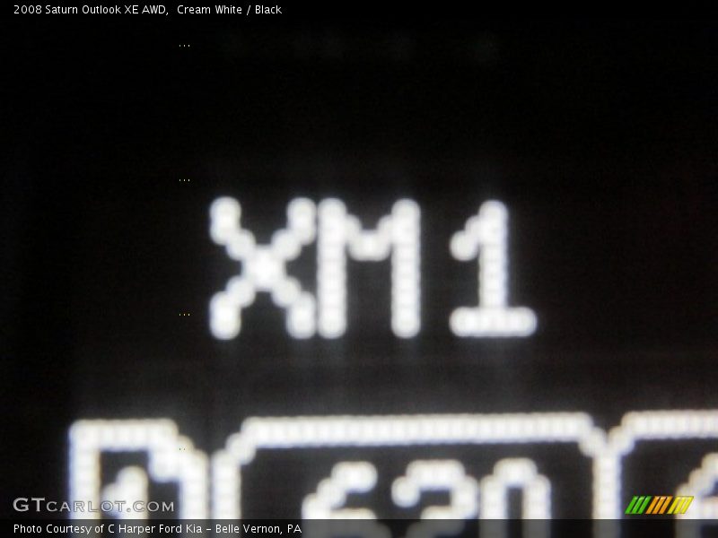 Cream White / Black 2008 Saturn Outlook XE AWD