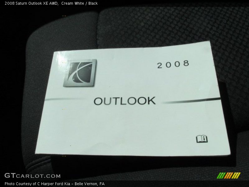 Cream White / Black 2008 Saturn Outlook XE AWD