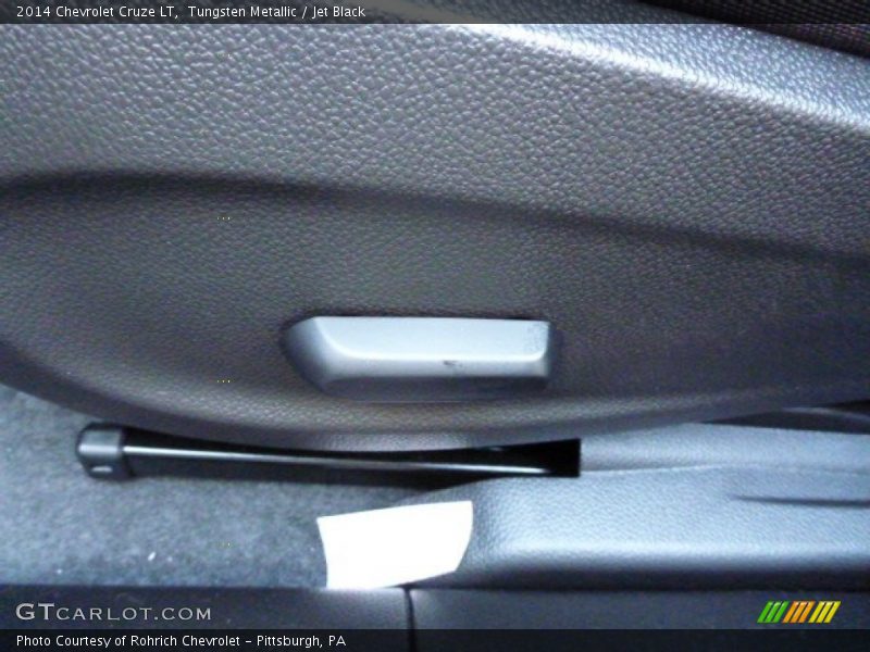 Tungsten Metallic / Jet Black 2014 Chevrolet Cruze LT