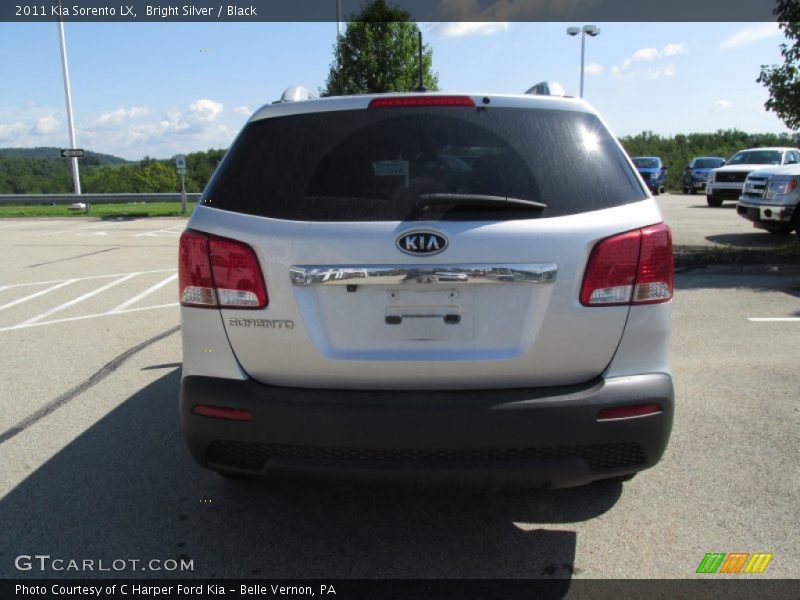 Bright Silver / Black 2011 Kia Sorento LX
