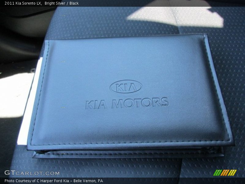 Bright Silver / Black 2011 Kia Sorento LX