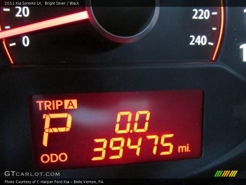 Bright Silver / Black 2011 Kia Sorento LX