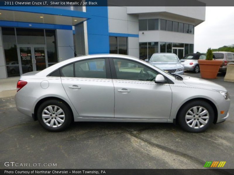 Silver Ice Metallic / Jet Black 2011 Chevrolet Cruze LT