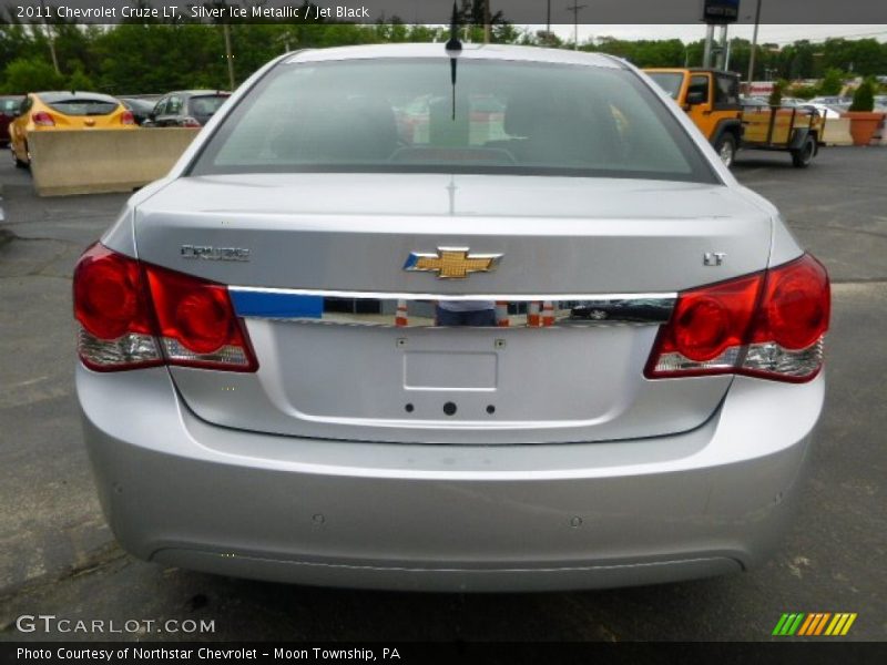 Silver Ice Metallic / Jet Black 2011 Chevrolet Cruze LT