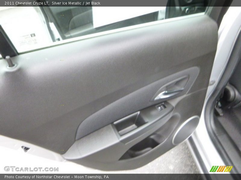 Silver Ice Metallic / Jet Black 2011 Chevrolet Cruze LT