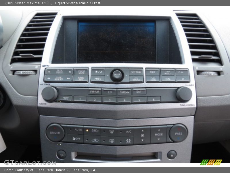 Liquid Silver Metallic / Frost 2005 Nissan Maxima 3.5 SE