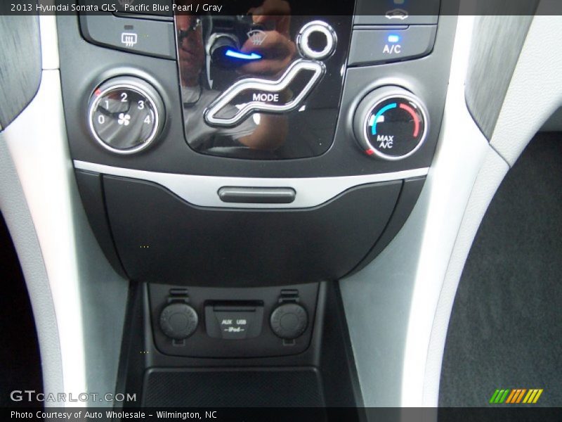 Pacific Blue Pearl / Gray 2013 Hyundai Sonata GLS