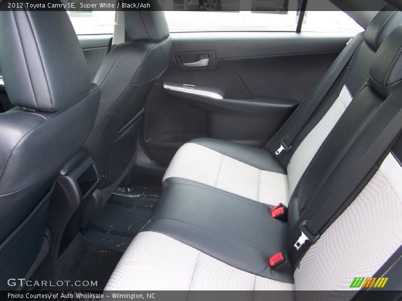 Super White / Black/Ash 2012 Toyota Camry SE
