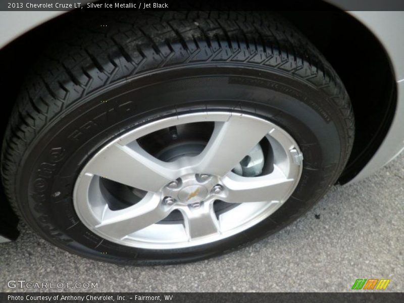 Silver Ice Metallic / Jet Black 2013 Chevrolet Cruze LT