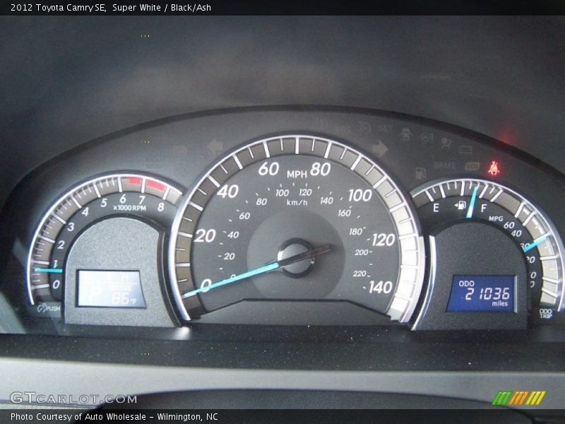 Super White / Black/Ash 2012 Toyota Camry SE