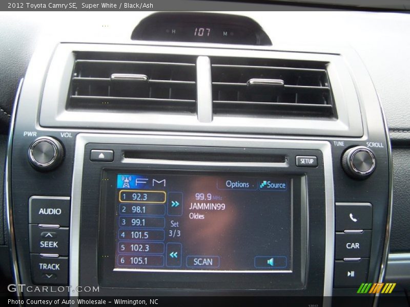 Super White / Black/Ash 2012 Toyota Camry SE