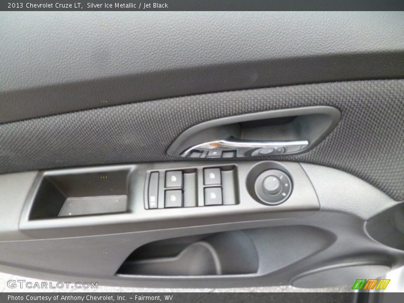 Silver Ice Metallic / Jet Black 2013 Chevrolet Cruze LT