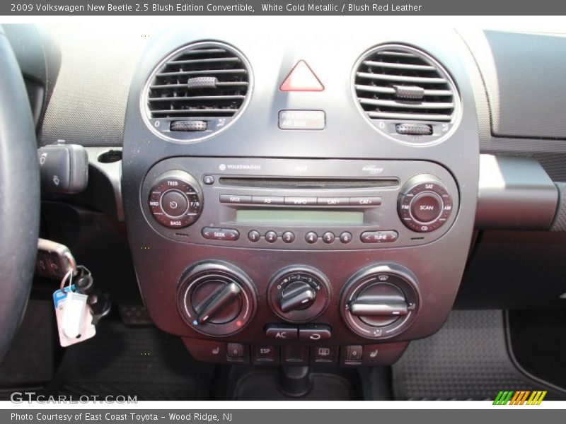 Controls of 2009 New Beetle 2.5 Blush Edition Convertible